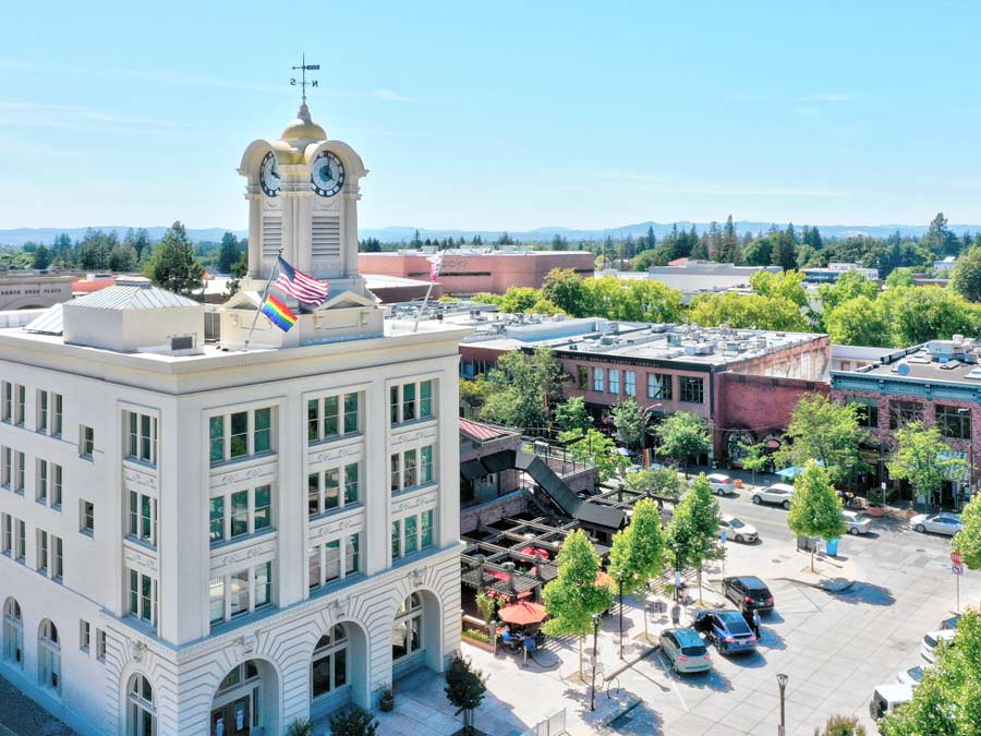 Hotel E anchors the corner of Courthouse Square