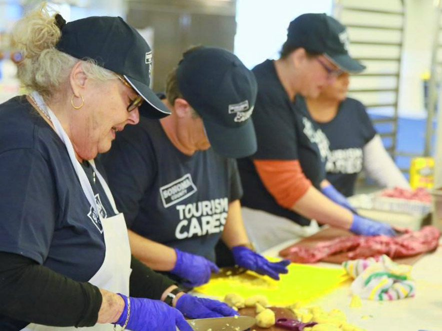 Image of volunteers at Sonoma Family Meal.