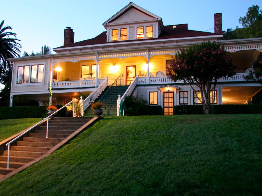 The lawn in front of the Raford Inn, Healdsburg