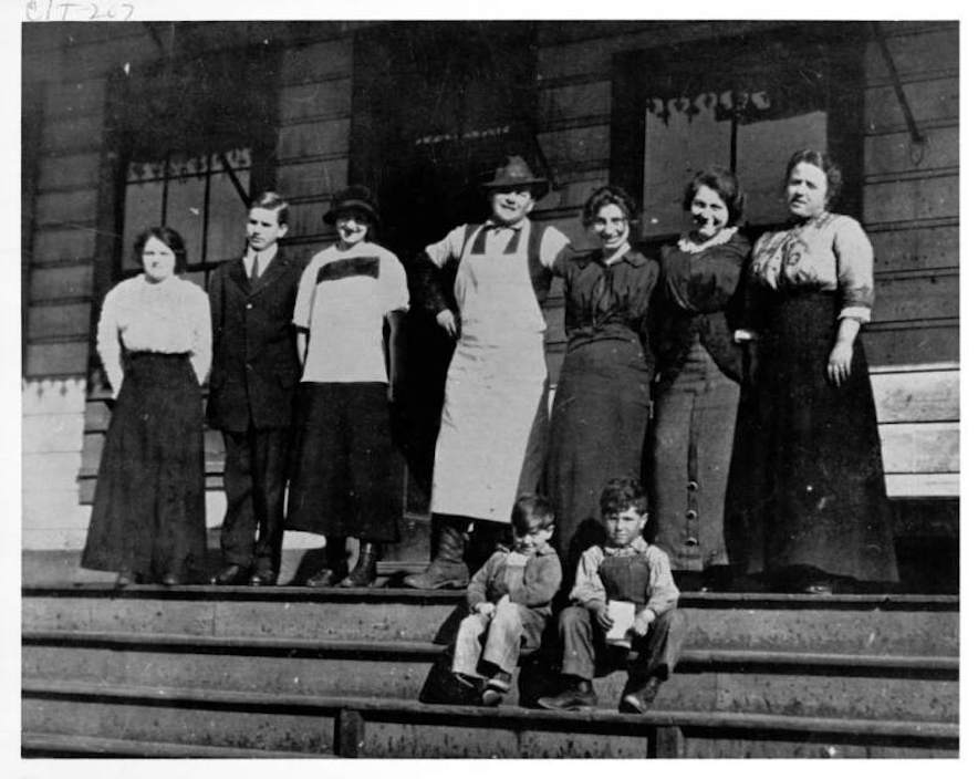 Union Hotel in Occidental—staff on the porch in 1918